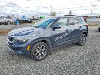 2021 Kia Seltos KNDERCAAXM7109454