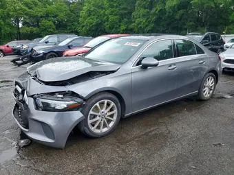 2019 Mercedes-Benz A-Class WDD3G4EB6KW025081