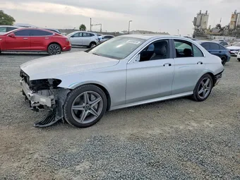 2019 Mercedes-Benz E-Class WDDZF4JB5KA555185