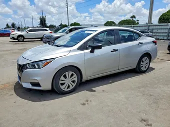 2020 Nissan Versa 3N1CN8DV2LL828144