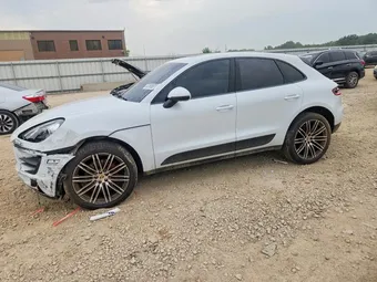 2016 Porsche Macan WP1AB2A50GLB40643