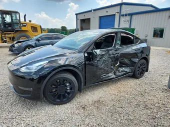 2023 Tesla Model Y 7SAYGDEE0PA044019