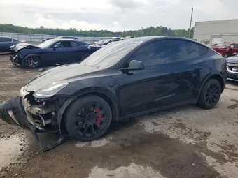 2020 Tesla Model Y 5YJYGDEE9LF025639