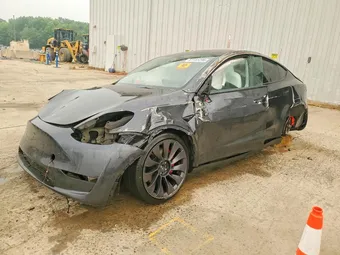 2025 Tesla Model Y 7SAYGDEF8SF310827