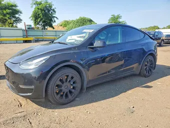 2021 Tesla Model Y 5YJYGDEE6MF143052