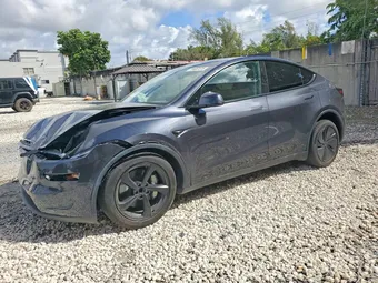 2026 Tesla Model Y 7SAYGDED5TF387297