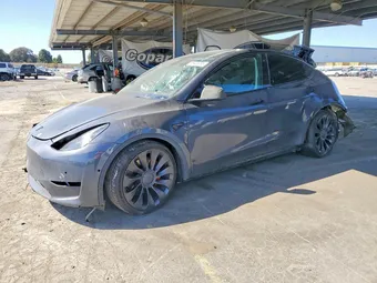 2022 Tesla Model Y 7SAYGDEF7NF493240