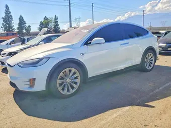 2016 Tesla Model X 5YJXCBE2XGF003883