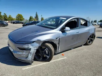 2026 Tesla Model Y 7SAYGDED5TF390975