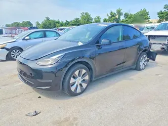 2024 Tesla Model Y 7SAYGDED1RF087958