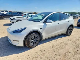 2025 Tesla Model Y 7SAYGDED0SA378955