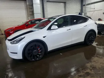 2022 Tesla Model Y 7SAYGDEF1NF445068