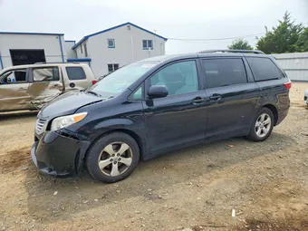 2016 Toyota Sienna 5TDKK3DC4GS752624
