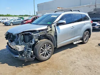 2017 Toyota Highlander 5TDJZRFHXHS381022