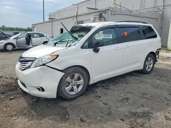 2015 Toyota Sienna 5TDKK3DC6FS665418