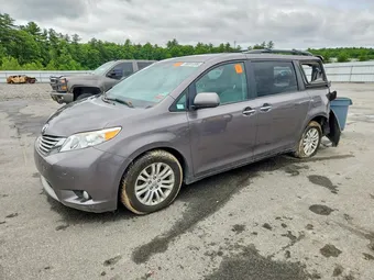 2015 Toyota Sienna 5TDYK3DC7FS683484
