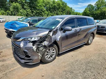 2021 Toyota Sienna 5TDKRKEC3MS048043
