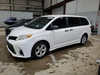 2019 Toyota Sienna 5TDZZ3DC4KS988547