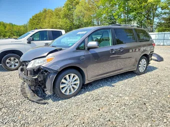 2017 Toyota Sienna 5TDJZ3DC8HS173015