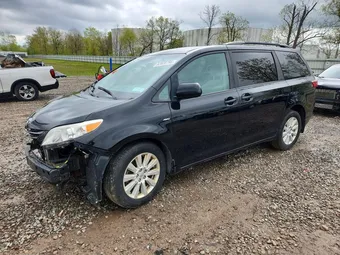 2017 Toyota Sienna 5TDJZ3DC7HS161888