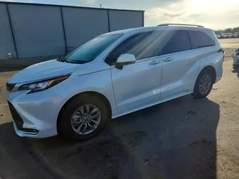 2022 Toyota Sienna 5TDYRKECXNS104894