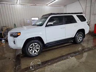2020 Toyota 4Runner JTEBU5JR6L5805298