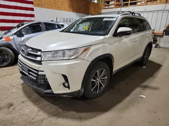 2019 Toyota Highlander 5TDJZRFH9KS599332