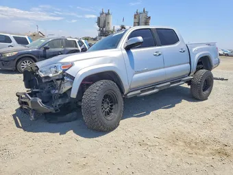 2021 Toyota Tacoma 5TFAZ5CN3MX114442