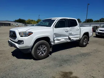 2016 Toyota Tacoma 5TFAX5GN3GX071211
