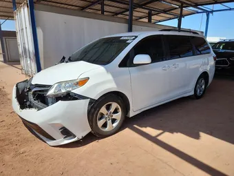 2019 Toyota Sienna 5TDKZ3DC3KS981655