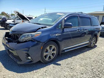 2019 Toyota Sienna 5TDEZ3DC8KS211383