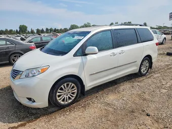 2017 Toyota Sienna 5TDYZ3DC6HS827976