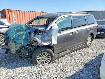 2017 Toyota Sienna 5TDYZ3DC2HS881386