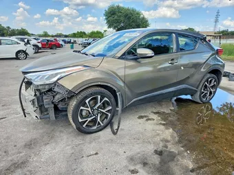 2021 Toyota C-HR JTNKHMBX6M1105026