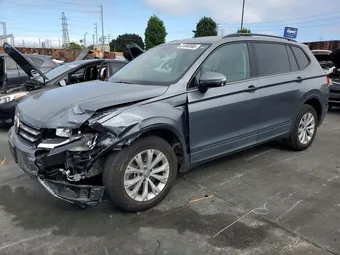 2019 Volkswagen Tiguan 3VV1B7AX0KM196395