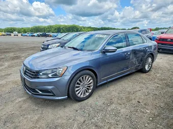2016 Volkswagen Passat 1VWBT7A37GC014128