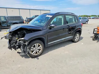 2016 Volkswagen Tiguan WVGBV7AX5GW014414