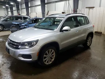 2017 Volkswagen Tiguan WVGBV7AX5HK048183