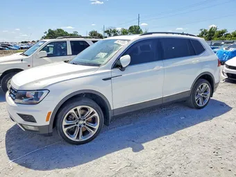 2018 Volkswagen Tiguan 3VV3B7AX4JM020120
