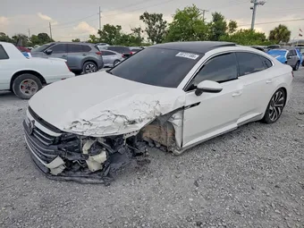 2021 Volkswagen Arteon WVWSR7ANXME011730