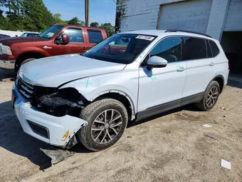 2019 Volkswagen Tiguan 3VV2B7AX4KM055284