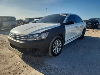 2016 Volkswagen Passat 1VWAS7A35GC046638