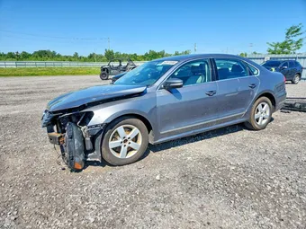 2015 Volkswagen Passat 1VWBV7A31FC022850