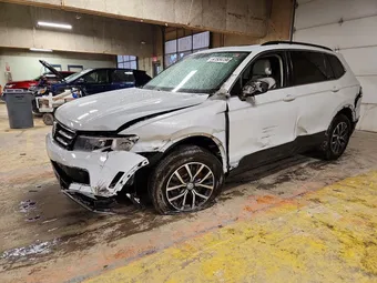 2019 Volkswagen Tiguan 3VV2B7AX2KM038631