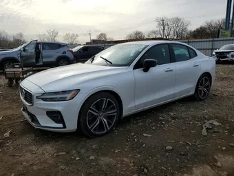 2019 Volvo S60 7JRA22TM7KG014501