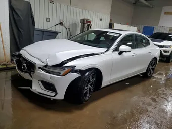 2019 Volvo S60 7JRA22TL9KG015365