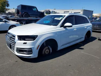 2017 Audi Q7 WA1LAAF78HD047389
