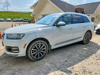 2017 Audi Q7 WA1LAAF77HD014139