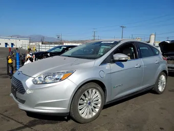 2016 Ford Focus 1FADP3R45GL380018