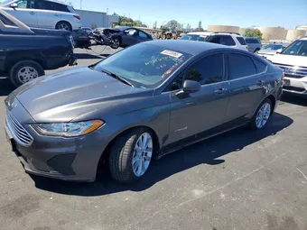 2019 Ford Fusion 3FA6P0LU1KR284655
